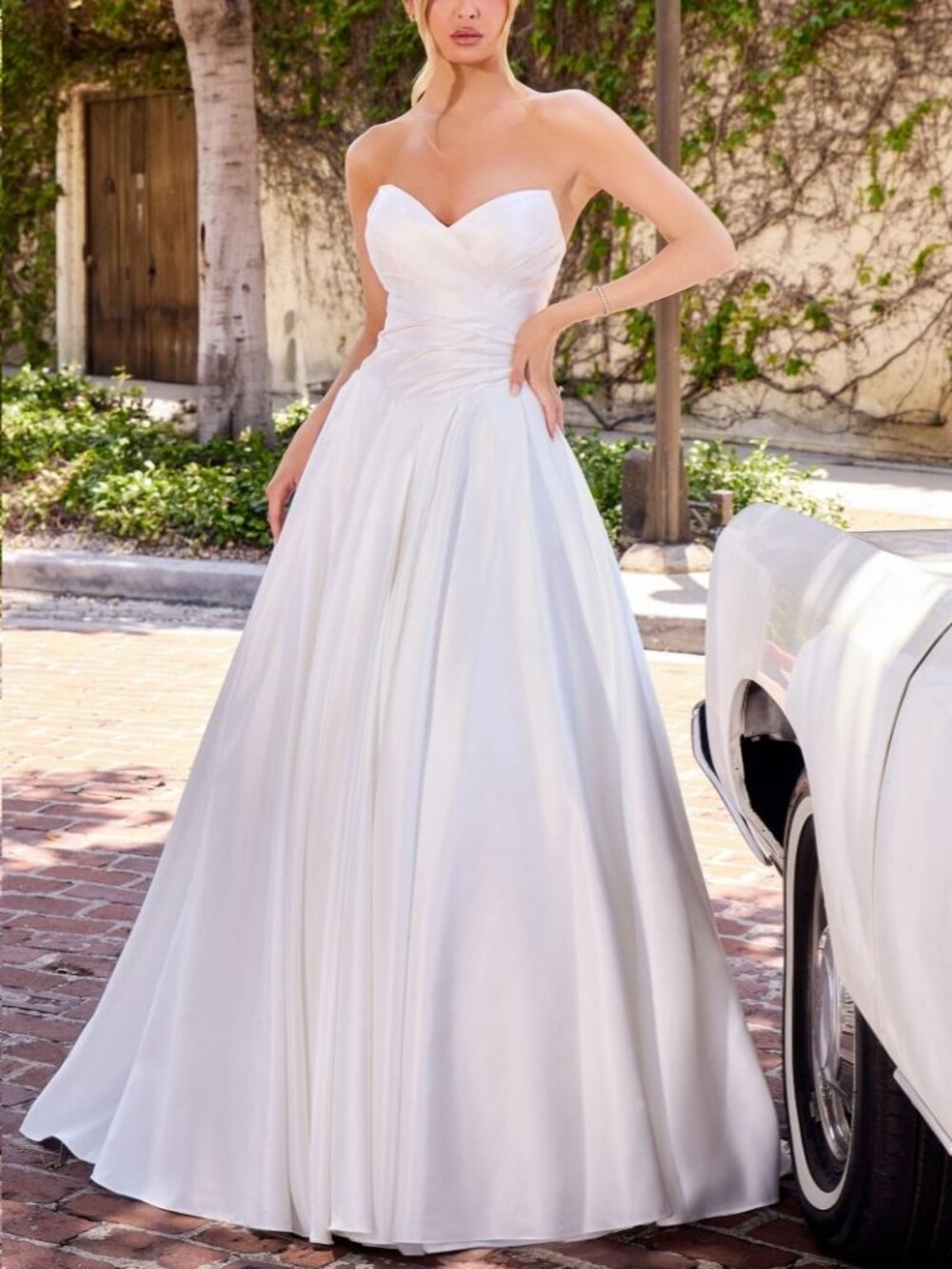 BRIDAL GOWN. OFF WHITE STRAPLESS NEW LONG SATIN A LINE WEDDING DRESS DESTINATION